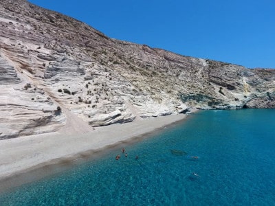 JOUR 9:  LES PLAGES UNIQUES DE MILOS
