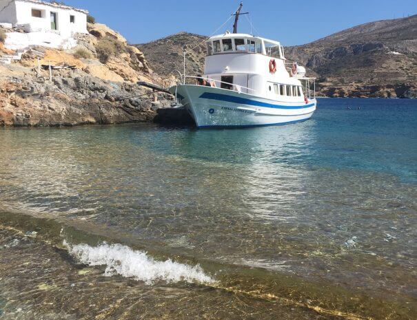 JOUR 13: UNE JOURNÉE EN BATEAU AUTOUR DE FOLEGANDROS