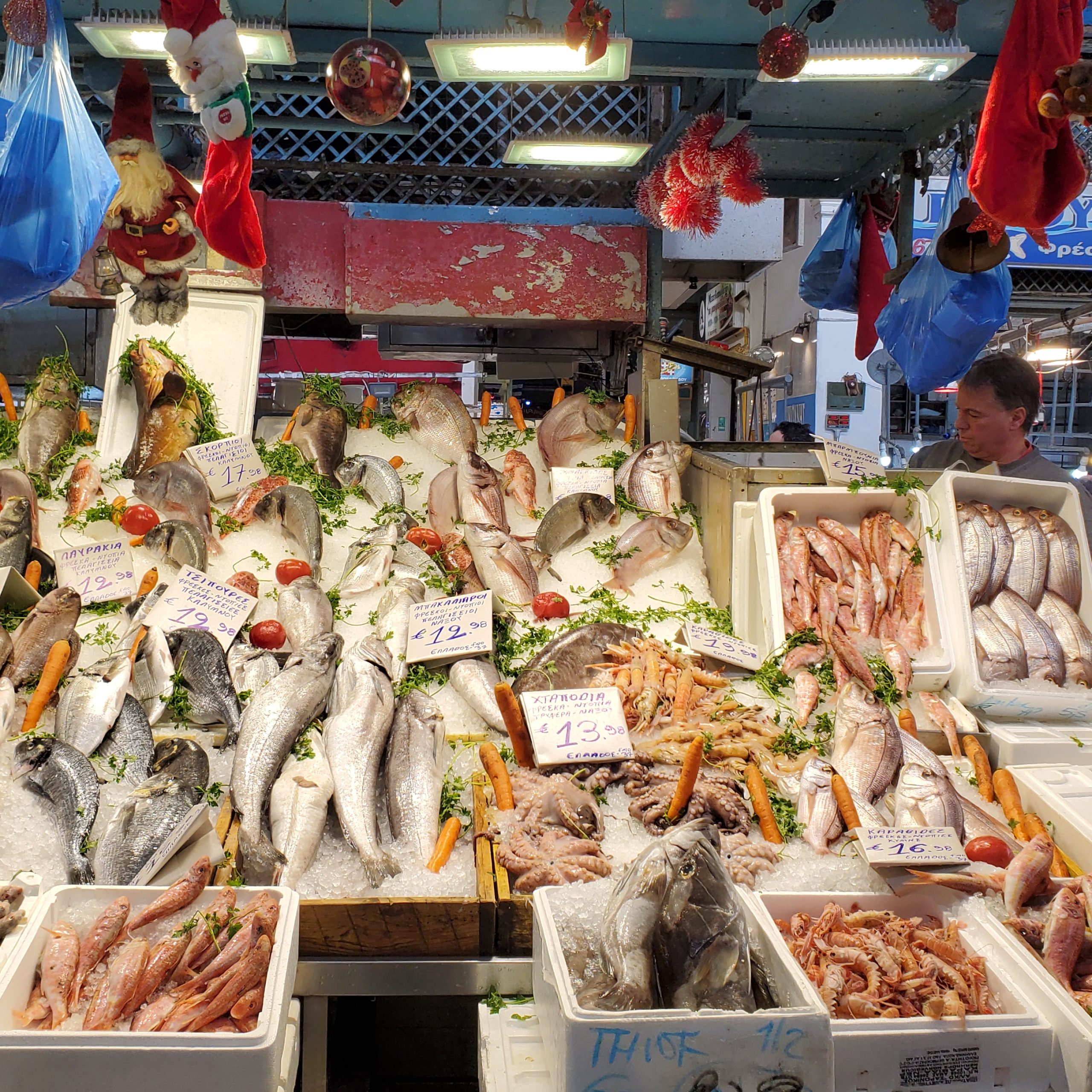Marché local à Athènes pour pratiquer le grec