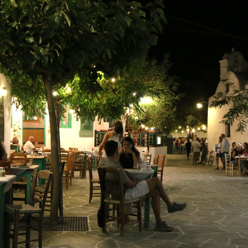 Une soirée en taverne locale dans les Cyclades